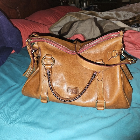 D&B - Picture 2 of 2